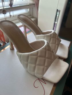 New white shoe size 9