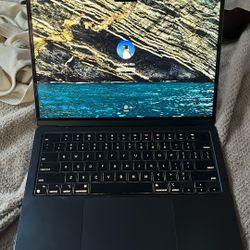 MacBook M2 2022