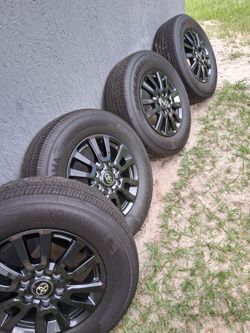2025 Toyota Tacoma wheels like new
