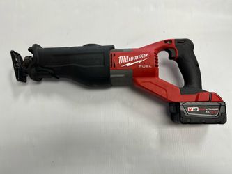 MILWAUKEE 2722-20 M18 FUEL SUPER SAWZALL RECIPROCATING SAW, IN REALLY GOOD CONDITION, WITH BATTERY