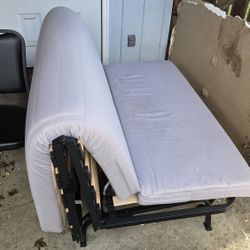Futon, Excellent Condition 
