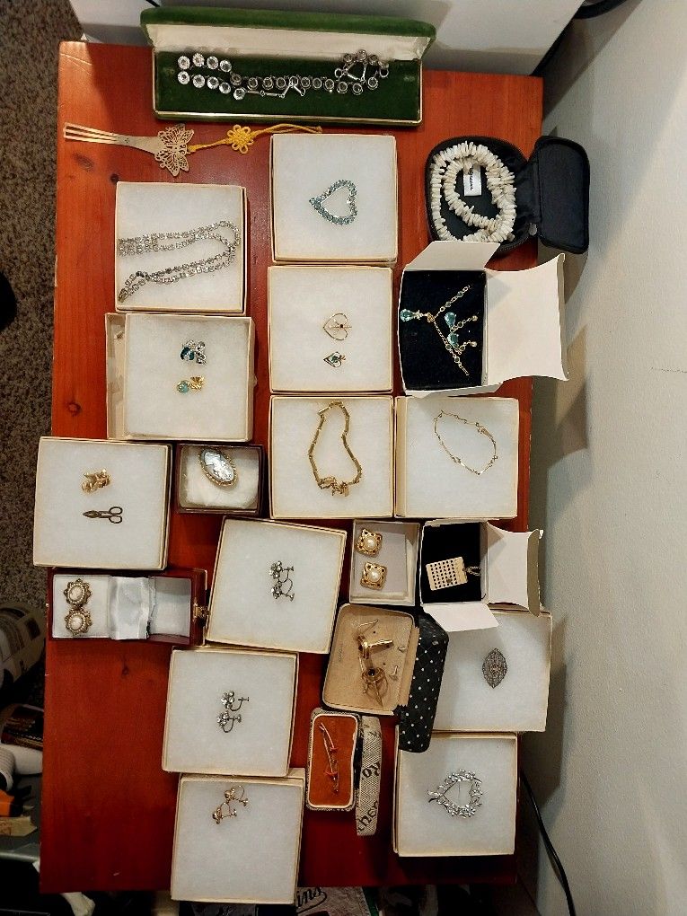 Miscellaneous Vintage Jewelry For Sale(Very Soon)