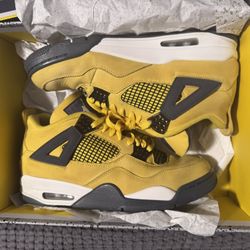Jordan 4 Retro Lightning