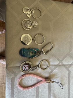 6 keychains