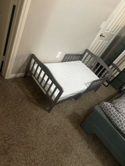 Toddler bed