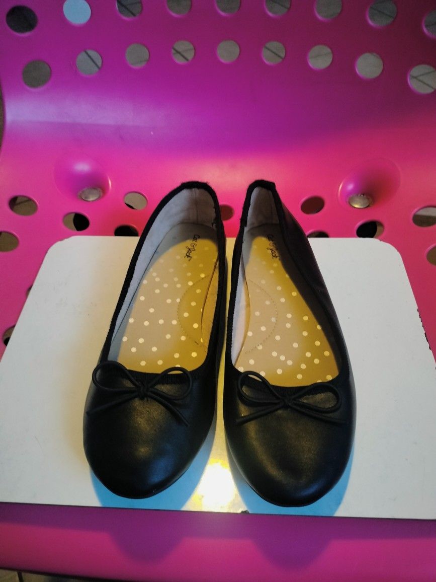 Cat & Jack Flat Shoes Size 3Y