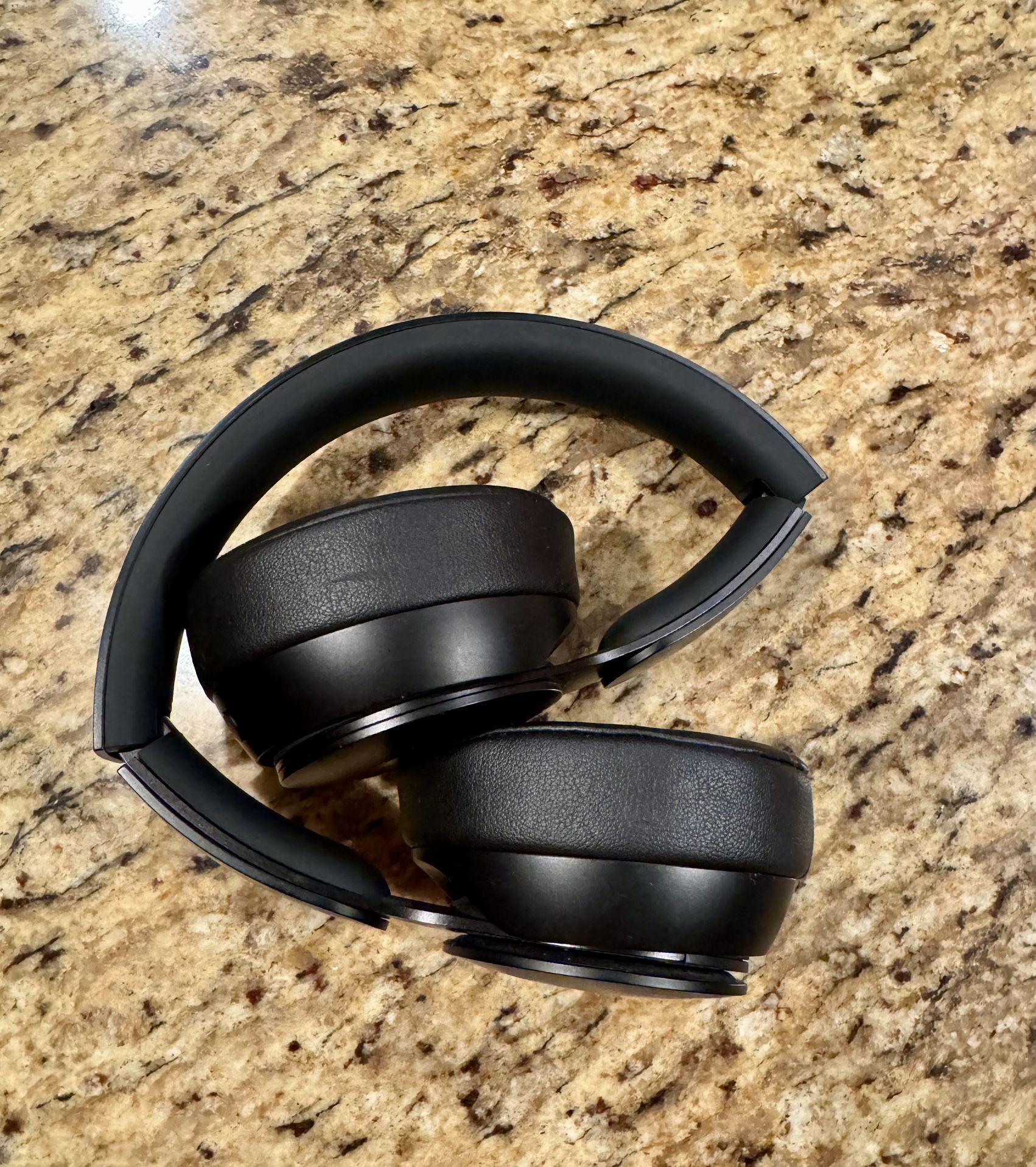 Beats Solo Pro
