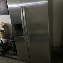 Kenmore Stainless Steel Refrigerator 25 Cu Ft(Size 36" W 69" H