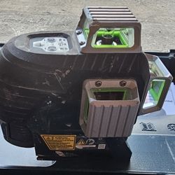 Bosch 4 Point Laser Level With PRO Tripod