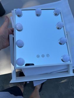 Vanity standing mirror