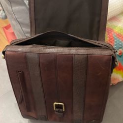 Leather Wine Carrier – Holds 3 Bottles 🍷 Elegant Gift