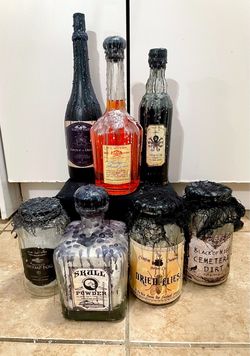 LARGE GROUP CREEPY HALLOWEEN POTION BOTTLES AND JARS