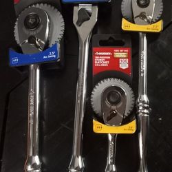 "NEW" Husky Ratchets