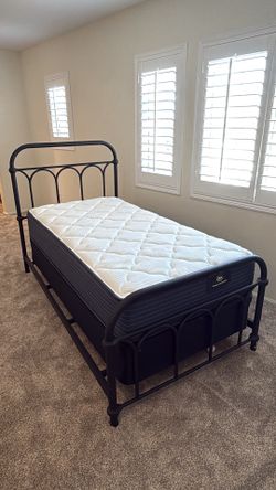 Twin bed with matress