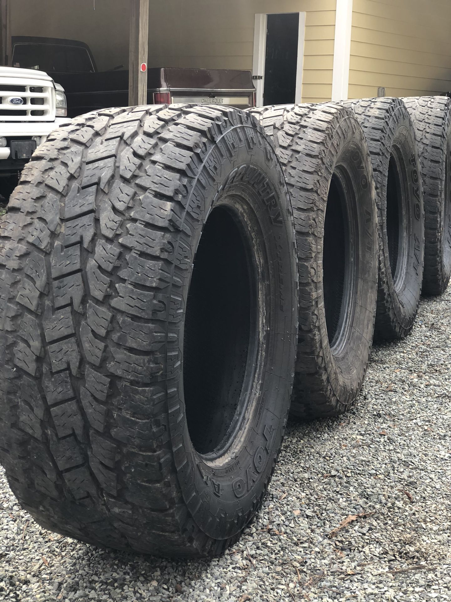 Toyo Open Country 33x12.50x18 Tires