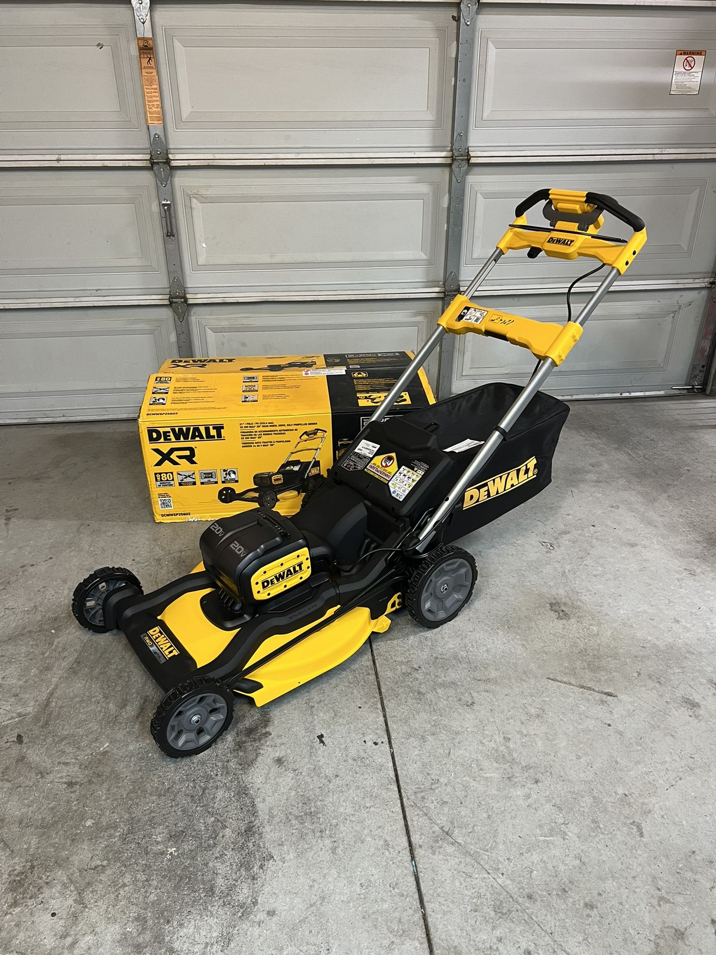 New DEWALT 2x20V MAX 21 in. Cordless Battery Powered Self Propelled Lawn Mower (Batteries Not Included)