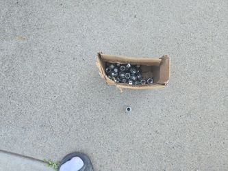 Lug nuts for cars rims