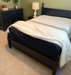 Beautiful Full Size Bed With Mattress