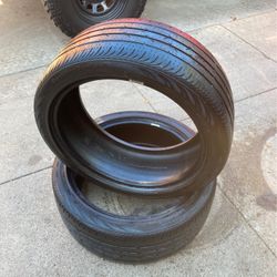 I got four tires in great condition they have a bell 40 to 50% it size number 235 40/19