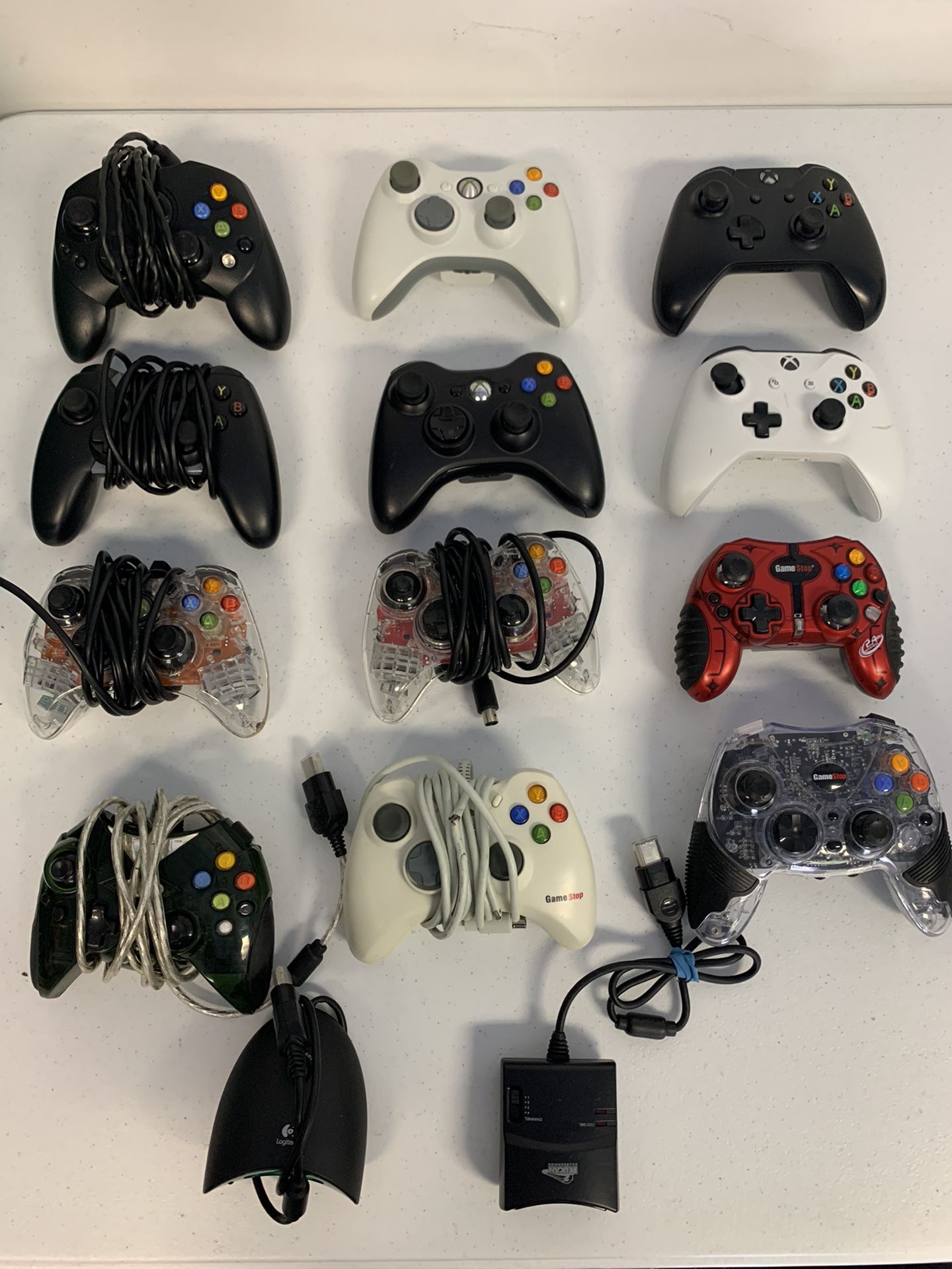 Lot of 12 Microsoft Xbox Original, Xbox 360, & Xbox One Controllers for Parts