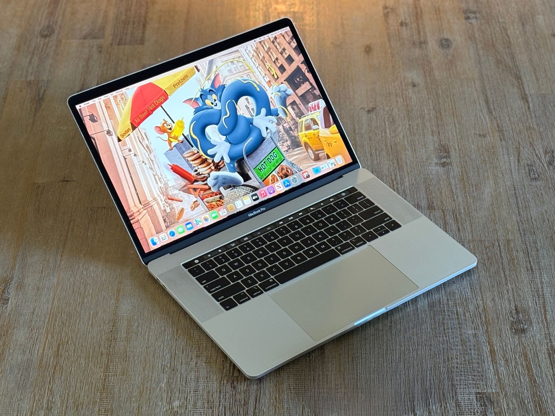2017 MacBook Pro (2.9GHz i7) - 16gb - 500gb