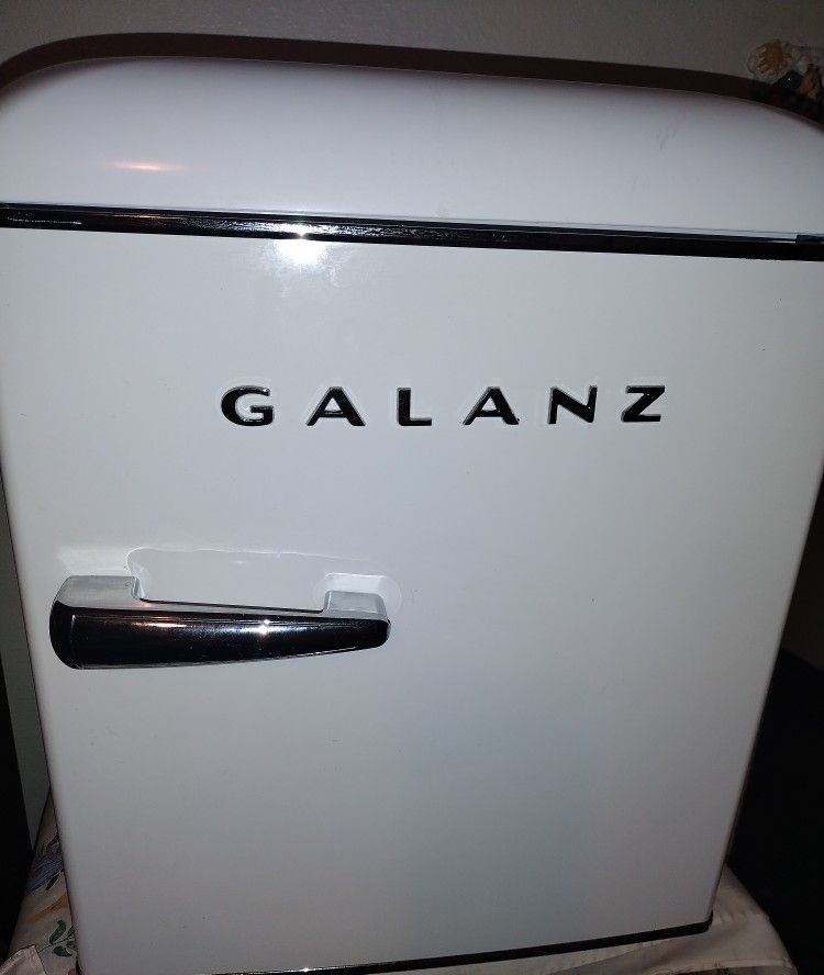 Galanz Fridge for Sale in Cornelius, OR OfferUp