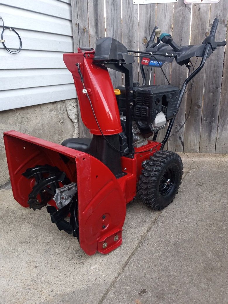 Toro Power Max 824 OE 24" Inch 252cc 2&stage Gas Self Propelled Snowblower With Electric Start And Quick Chute Control