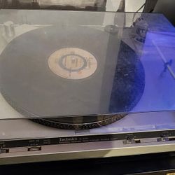 Vintage Technics Sl-B350 Turn Table.  Works 