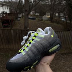 Neon air max 95 size 11/12