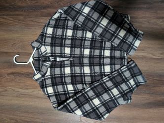 Black Sherpa flannel cropped