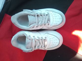 Nike Air Force 1 White Low-Top Sneakers. kids 10c