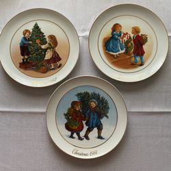 Avon Collectors Christmas Plates
