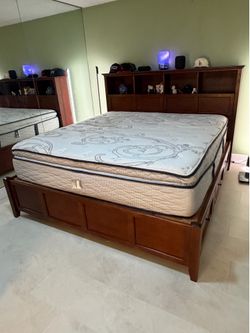 King Storage Bed Frame with Bookcase Headboard