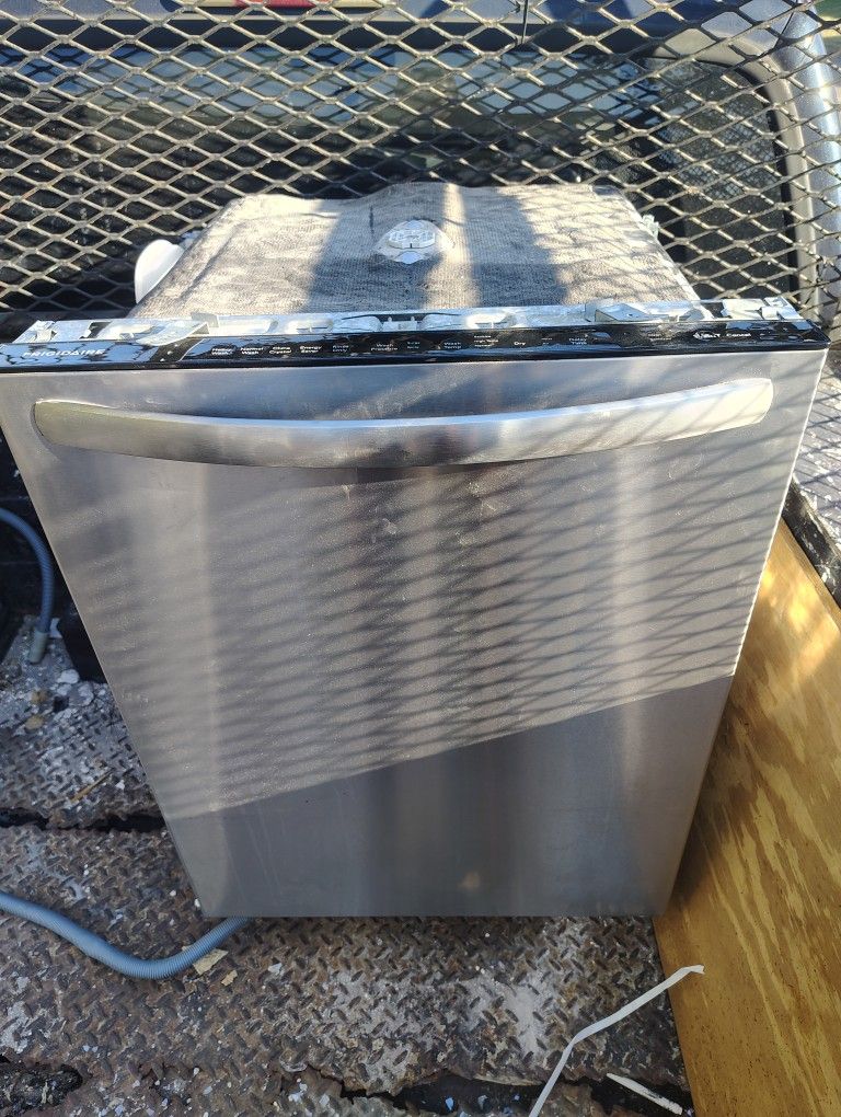 Stainless. Steel Dishwasher Must Sell 140 Cash