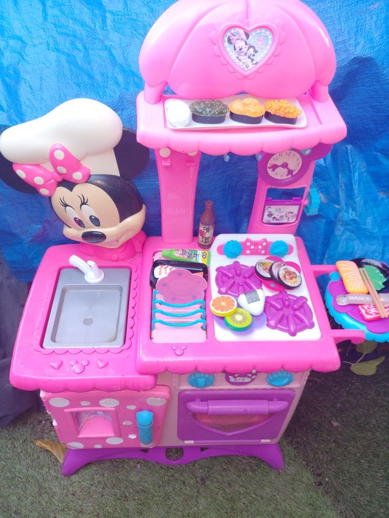 Minnie Mous Sushi Kitchen