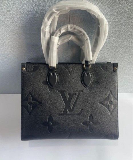 Louis Vuitton Bag Read Below Description Before Buying Item $ 1. 5  0
