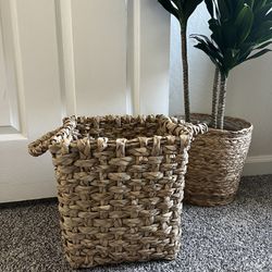 Plant Basket / Decorative Pot/ Wicker / Rattan / Boho 