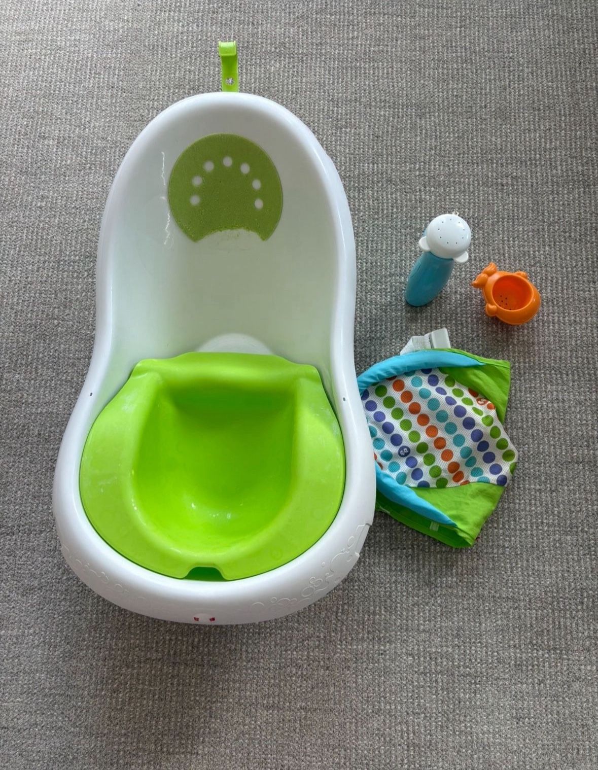 Fisher-Price Baby to Toddler Bath 4-In-1 Sling 'N Seat Tub with Removable Infant Support and 2 Toys, Green