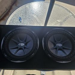 10 Inch Kicker Cvx Subwoofers In Good Condition 