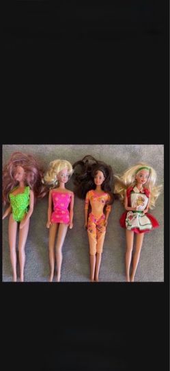 CA. 4 VINTAGE BARBIE DOLLS. ALL FOR $22.00