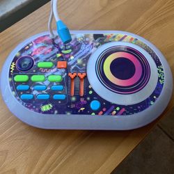Trolls Party DJ Mixer Toy With Trolls