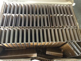 Stanley bostitch 11400 galvanized staples 16s4-50ga almost full box