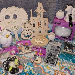 Huge lot of NEW Halloween crafts