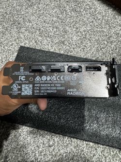 AMD Radeon RX 7600 (8GB)
