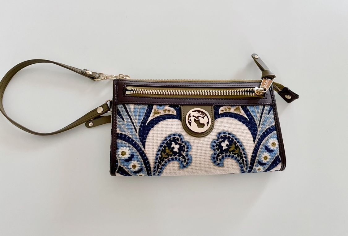 Spartina 449 Wristlet, Daufuskie Island, Blue Beige Paisley Design