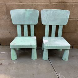 FREE Old IKEA Kids Plastic Chairs (Needs A New Coat Of Paint)