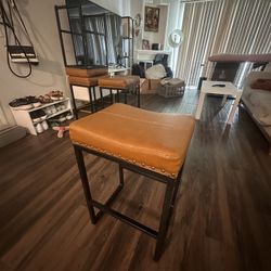 Camel- 4 Bar Stools