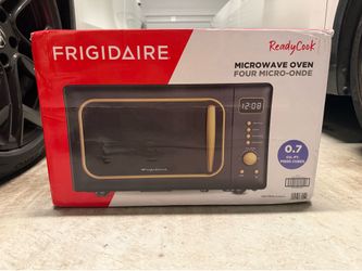 Frigidaire 0.7 Cu Ft Microwave