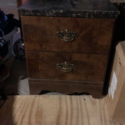 Cabnit In Good Conditions 