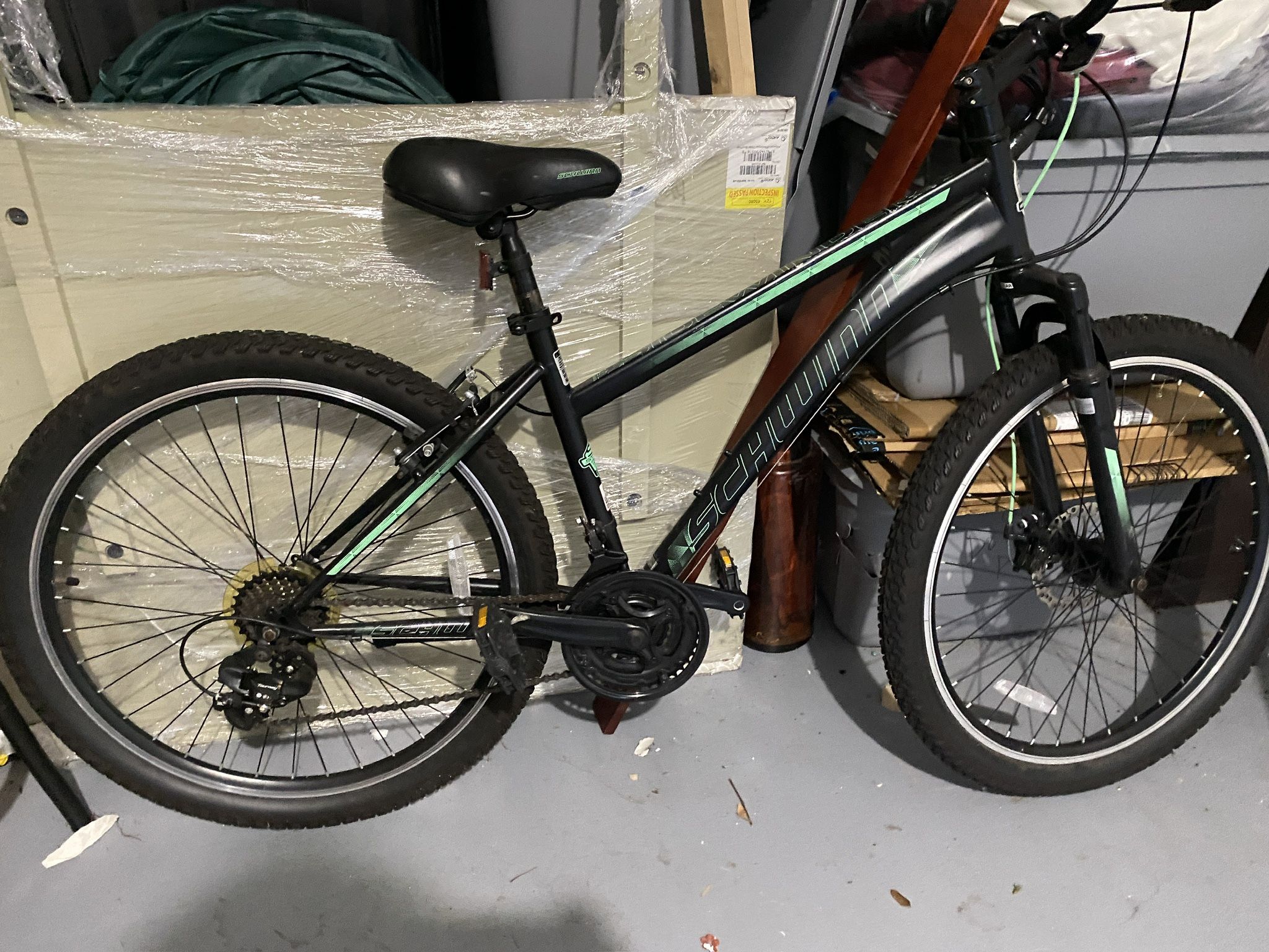 Schwinn Mountain Bike (Used, Good Condition)